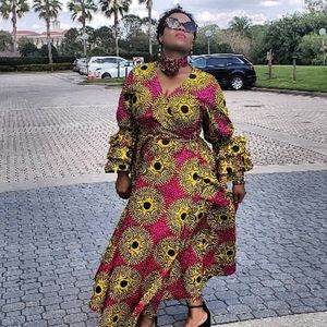 Meet your Posher, Demeka